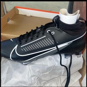 Nike Black and White Men's Athletic Cleats